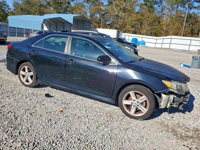 Toyota Camry Base Image 4