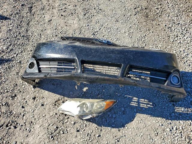 Toyota Camry Base Image 2