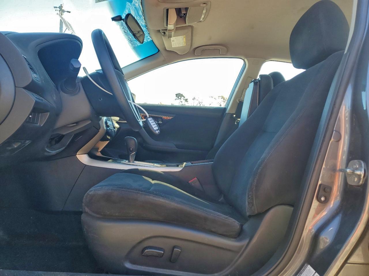 Nissan Altima 2.5 Image 12