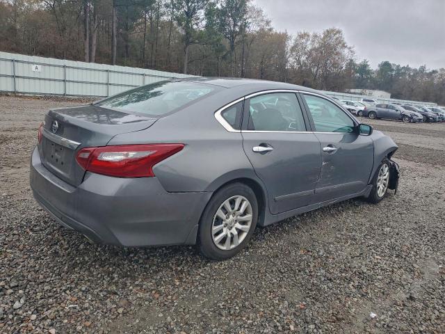 Nissan Altima 2.5 Image 9
