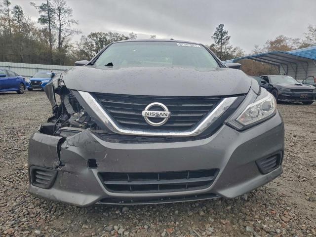 Nissan Altima 2.5 Image 4