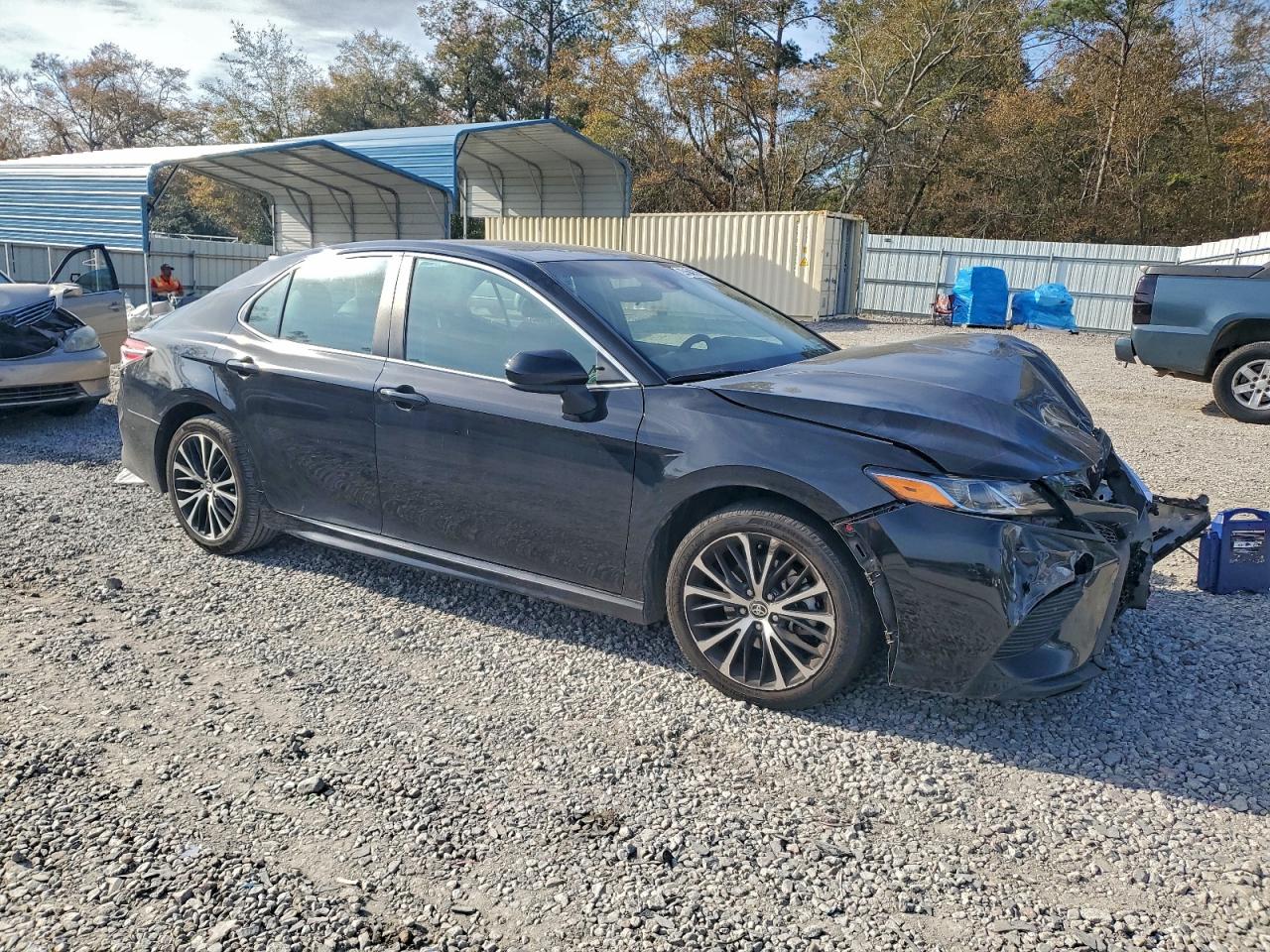 Toyota Camry Se Image 12