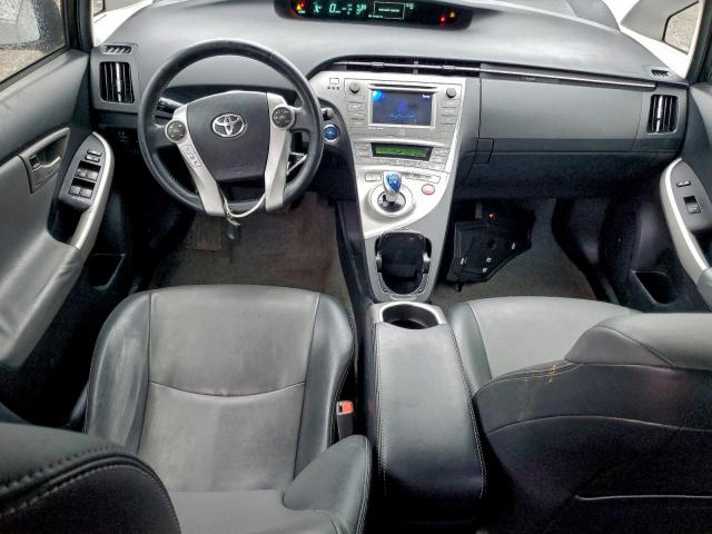 Toyota Prius Image 9