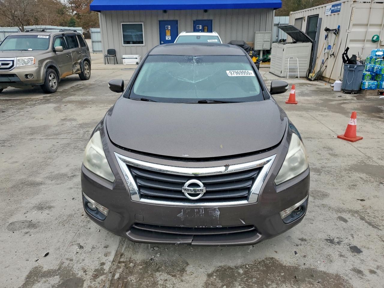 Nissan Altima 2.5 Image 2