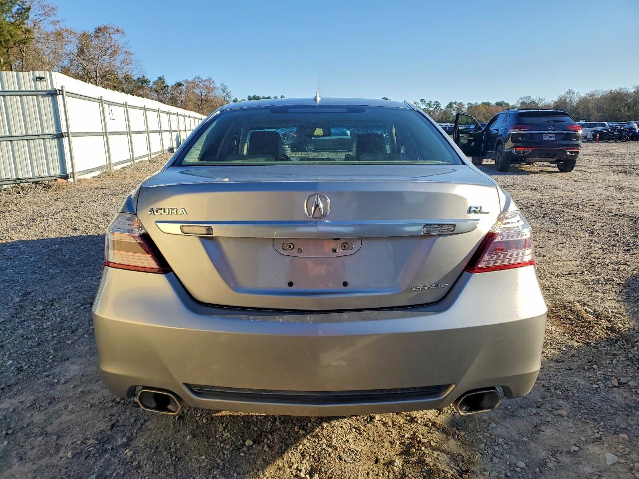 Acura RL Image 6