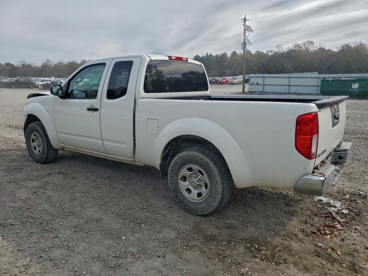 Nissan Frontier S Image 3