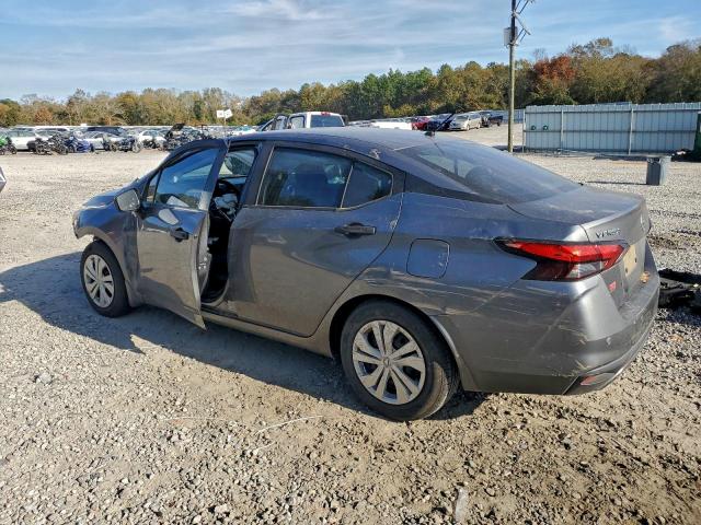Nissan Versa S Image 13