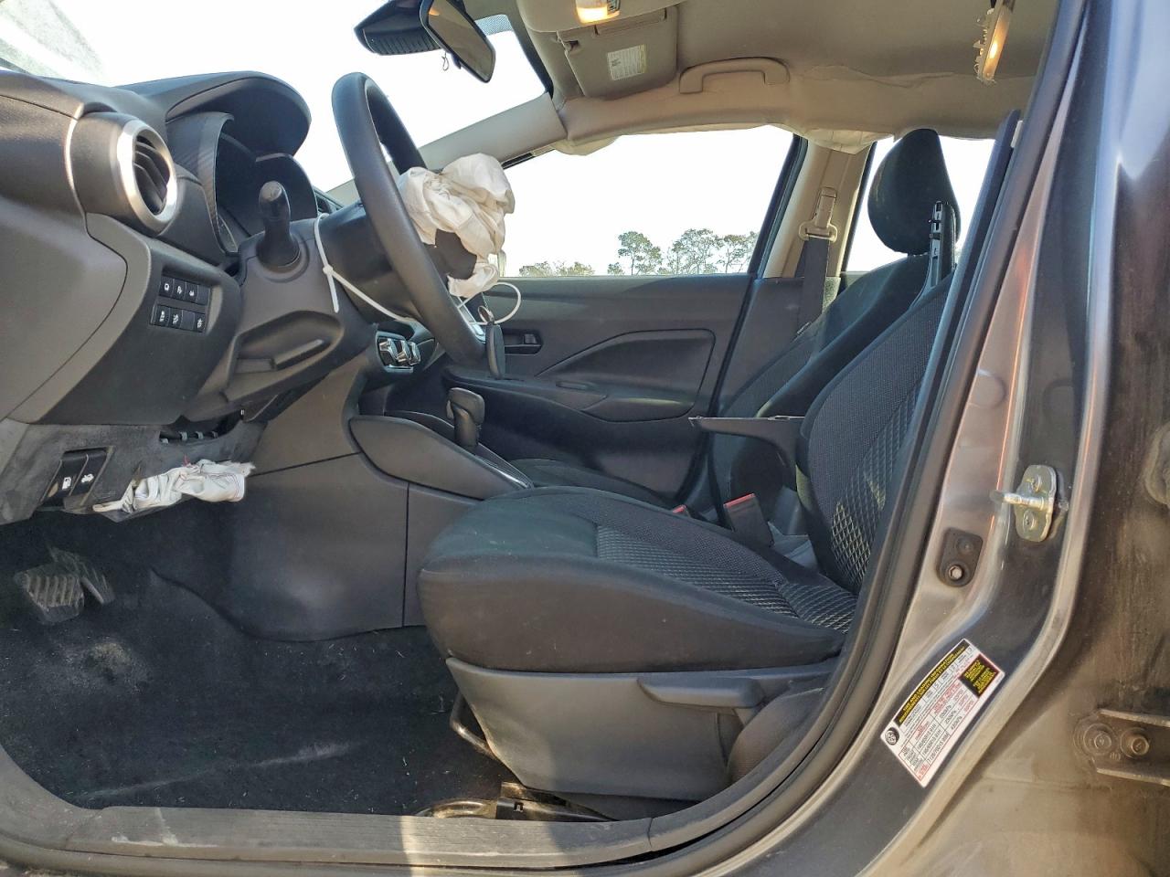 Nissan Versa S Image 4