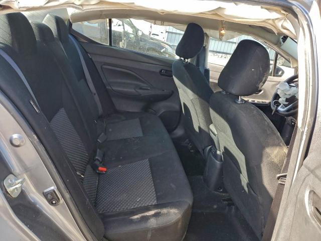 Nissan Versa S Image 9