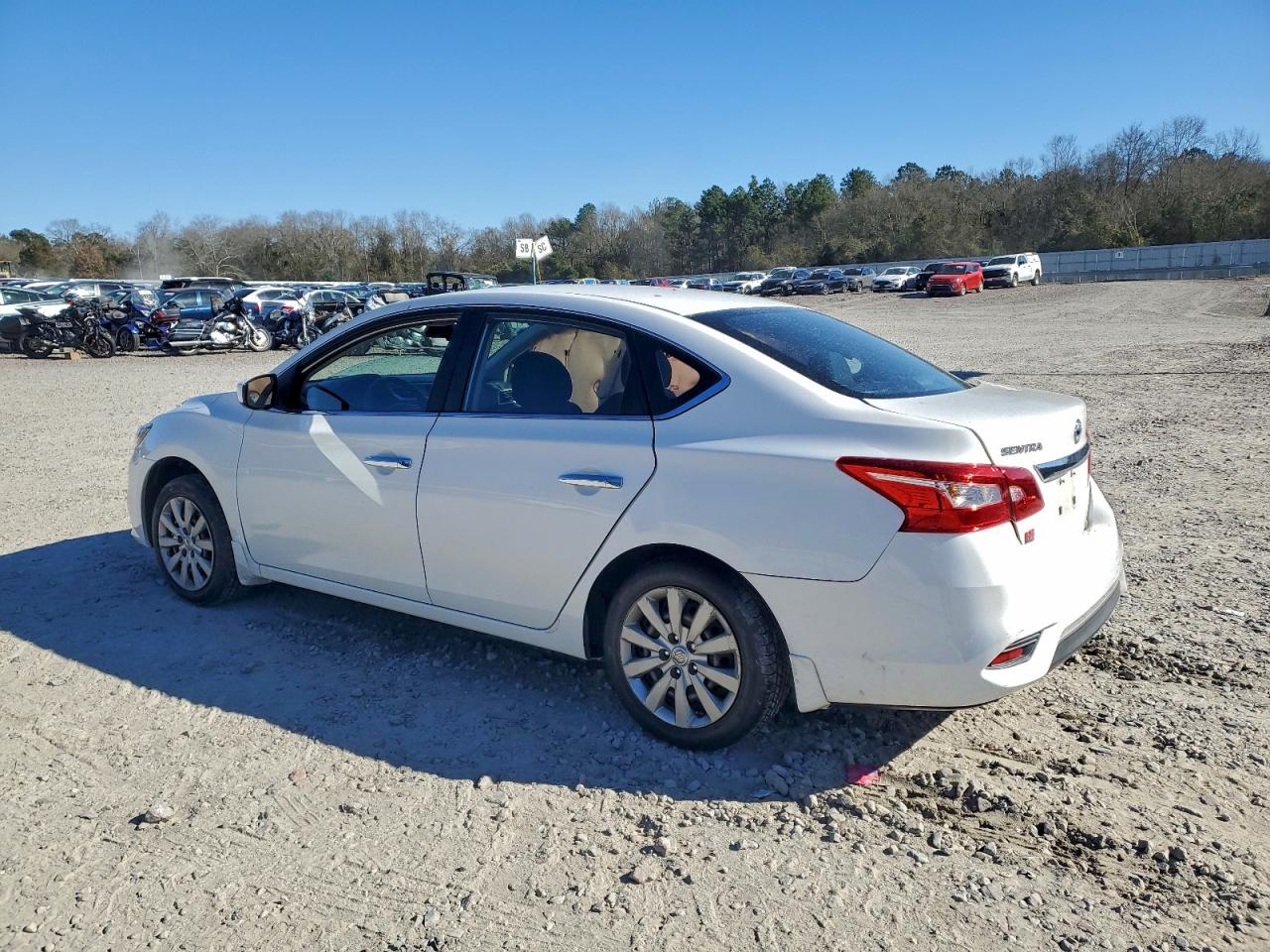 Nissan Sentra S Image 5