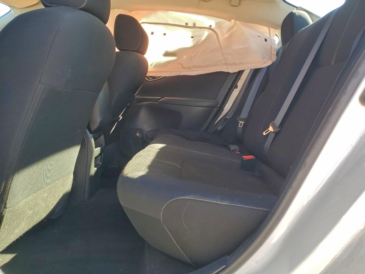 Nissan Sentra S Image 2