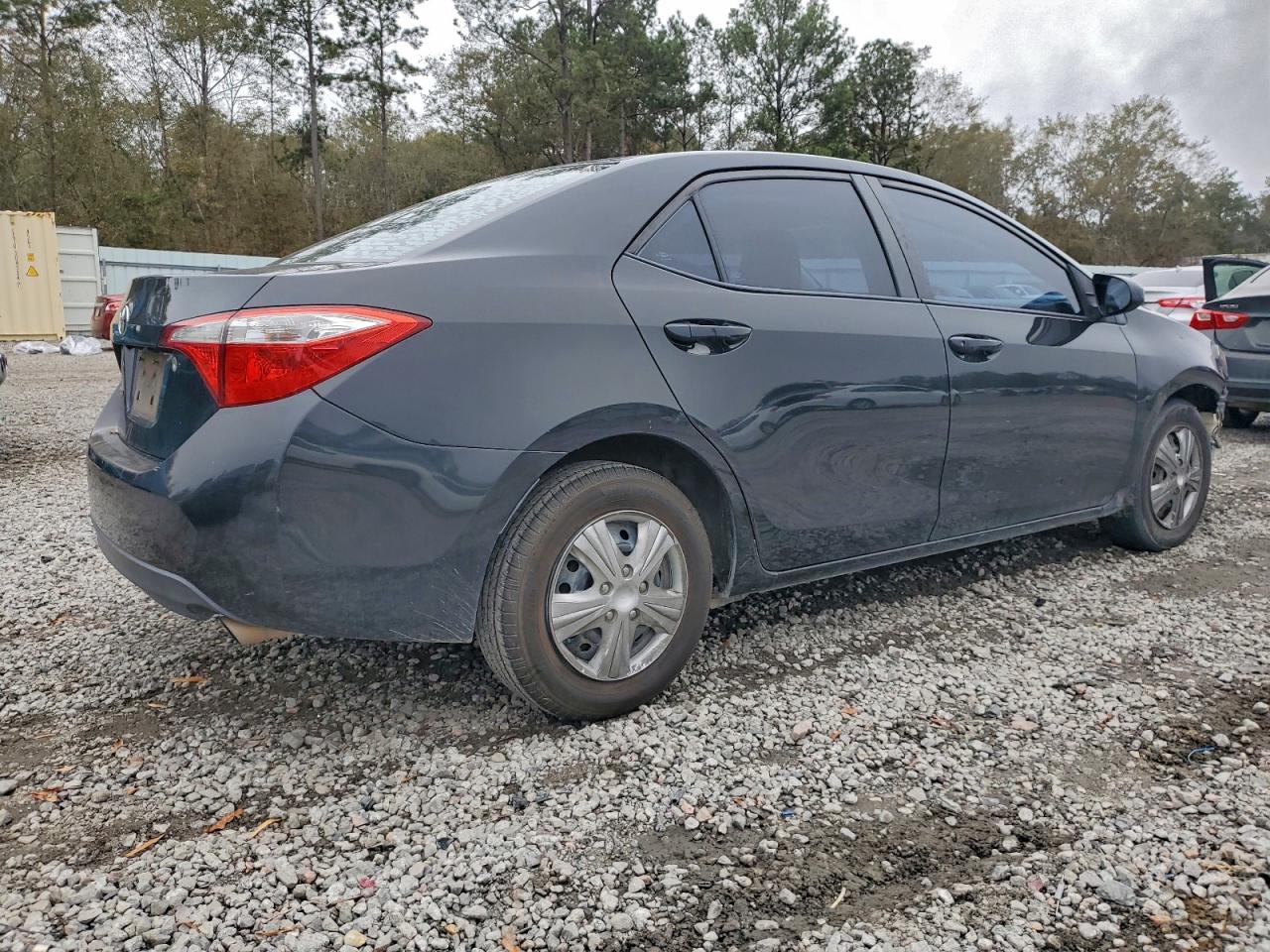 Toyota Corolla L Image 3
