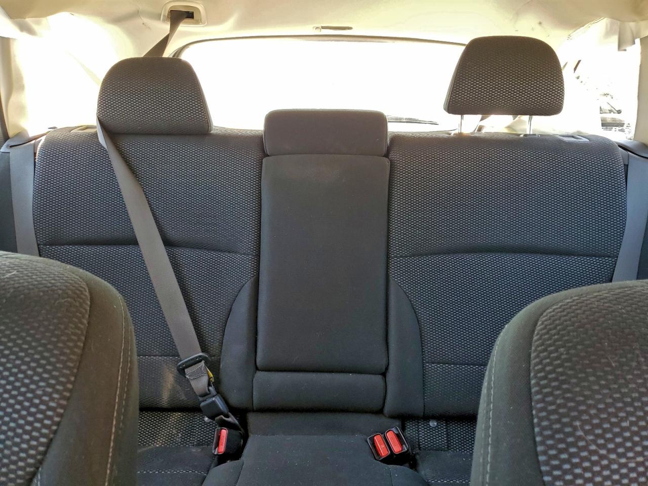 Subaru Outback 2.5i Image 9