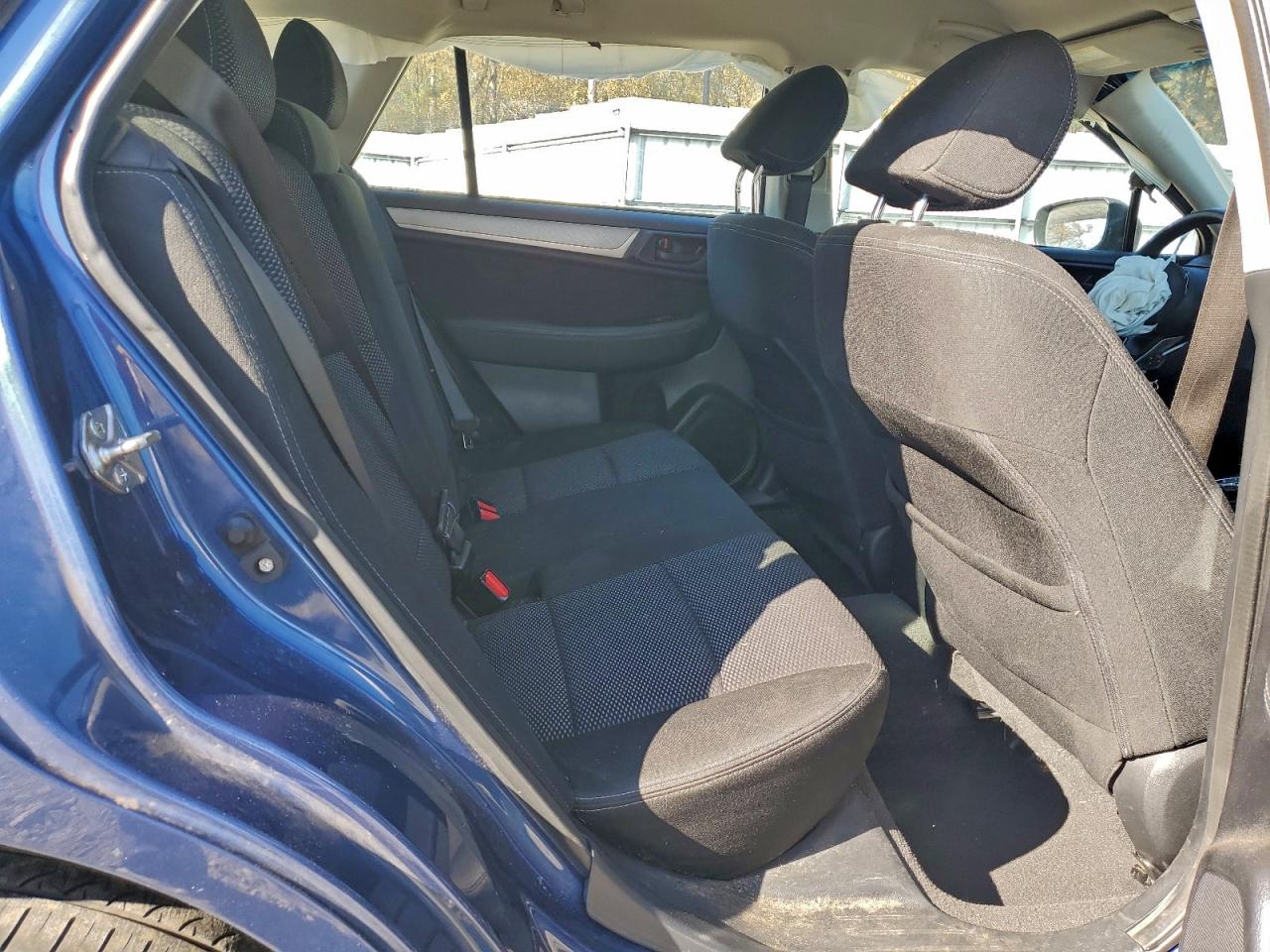 Subaru Outback 2.5i Image 13