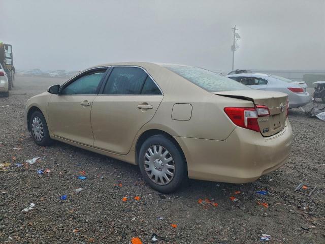 Toyota Camry Base Image 3