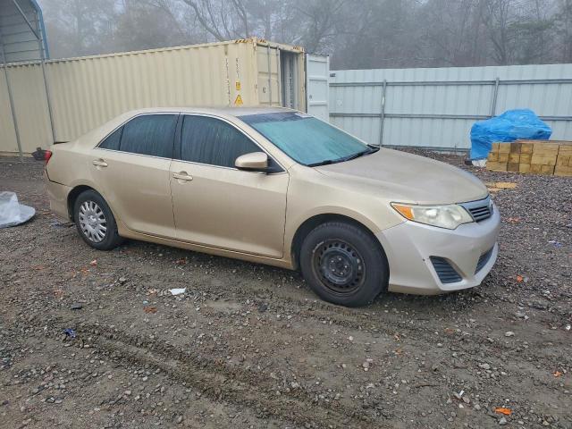 Toyota Camry Base Image 9