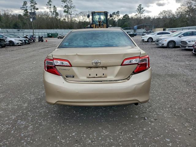 Toyota Camry Base Image 8