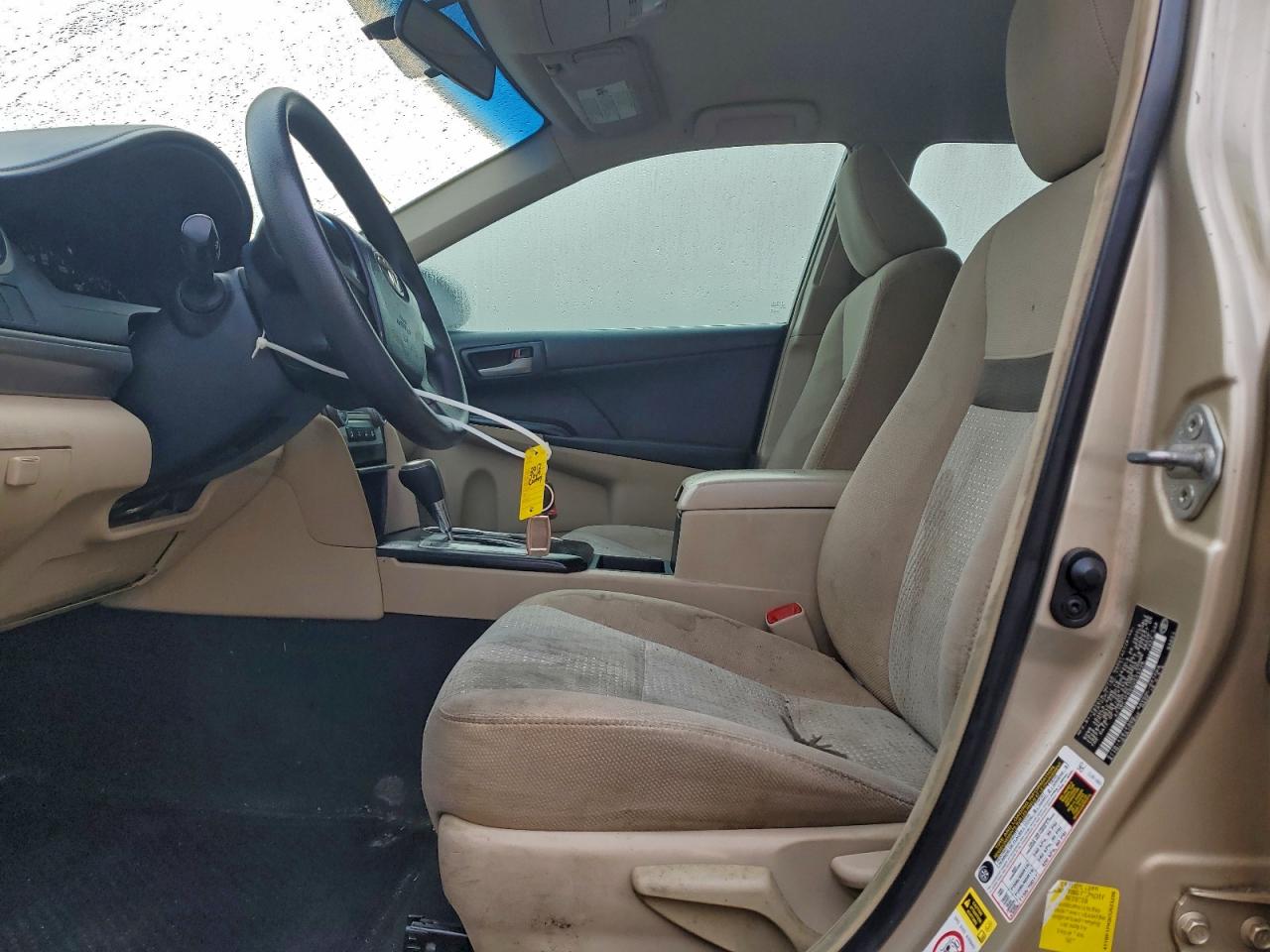 Toyota Camry Base Image 11