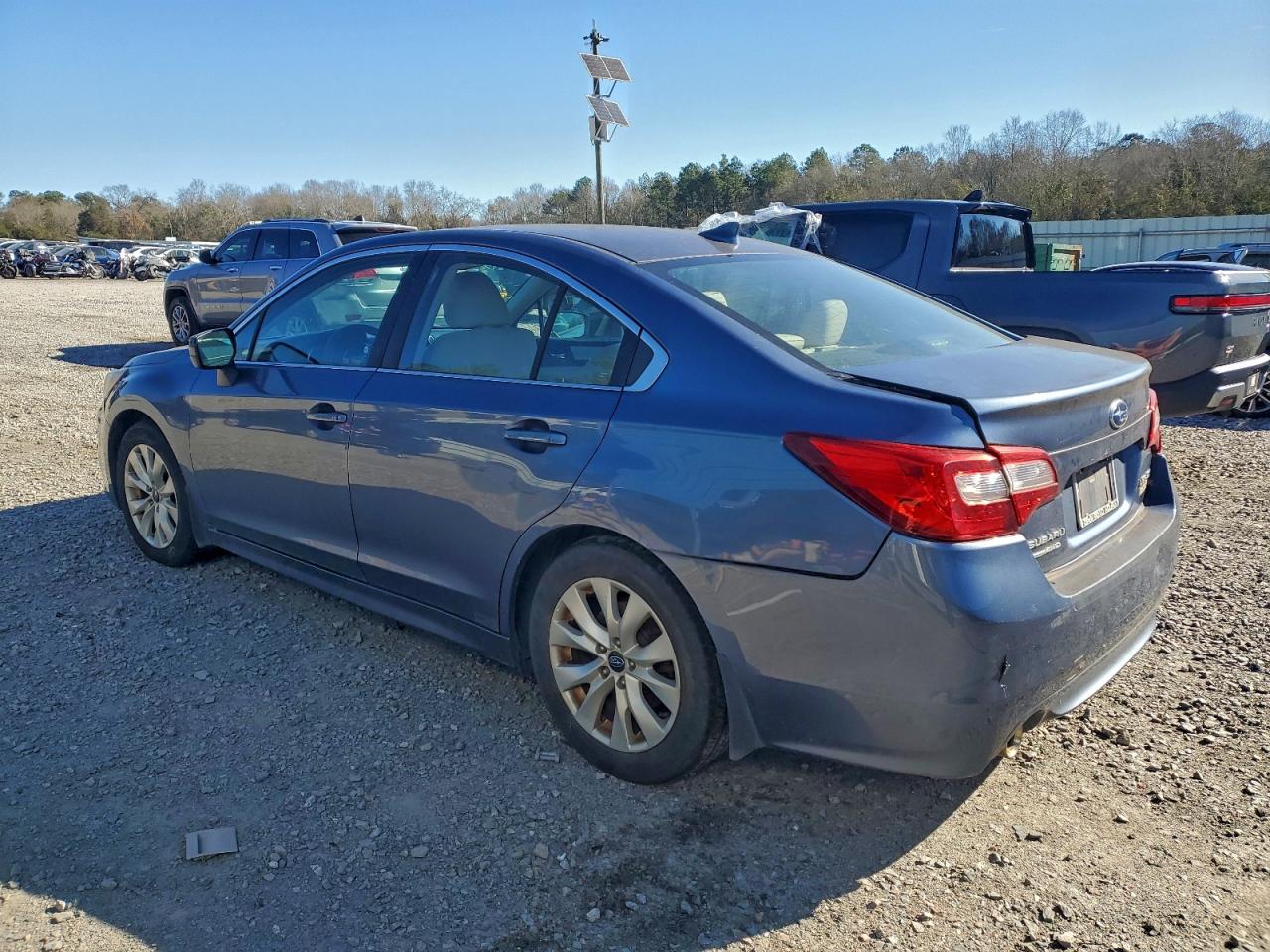 Subaru Legacy 2.5i Premium Image 2