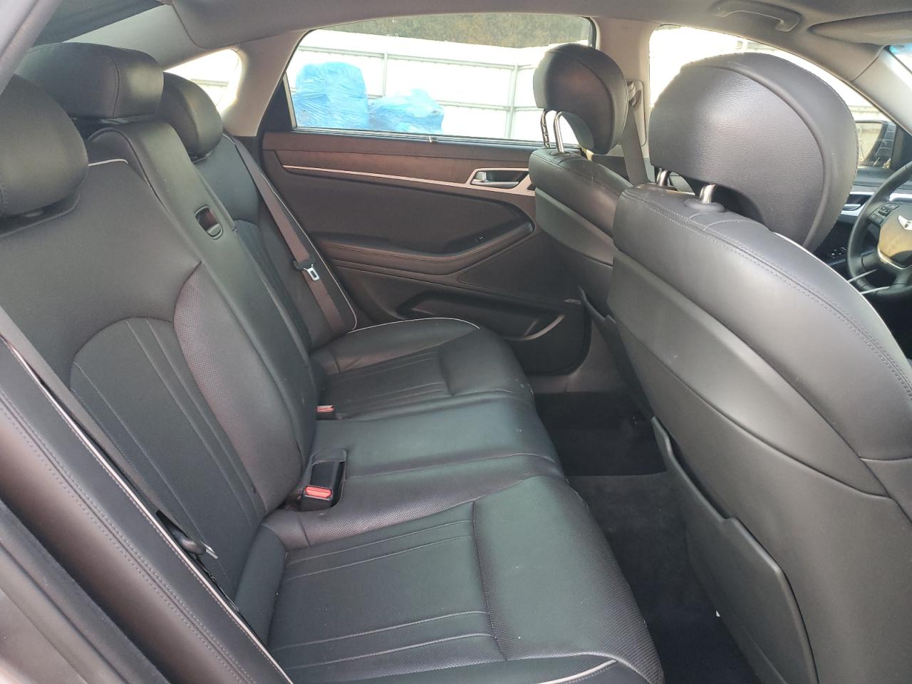 Hyundai Genesis 3.8l Image 11