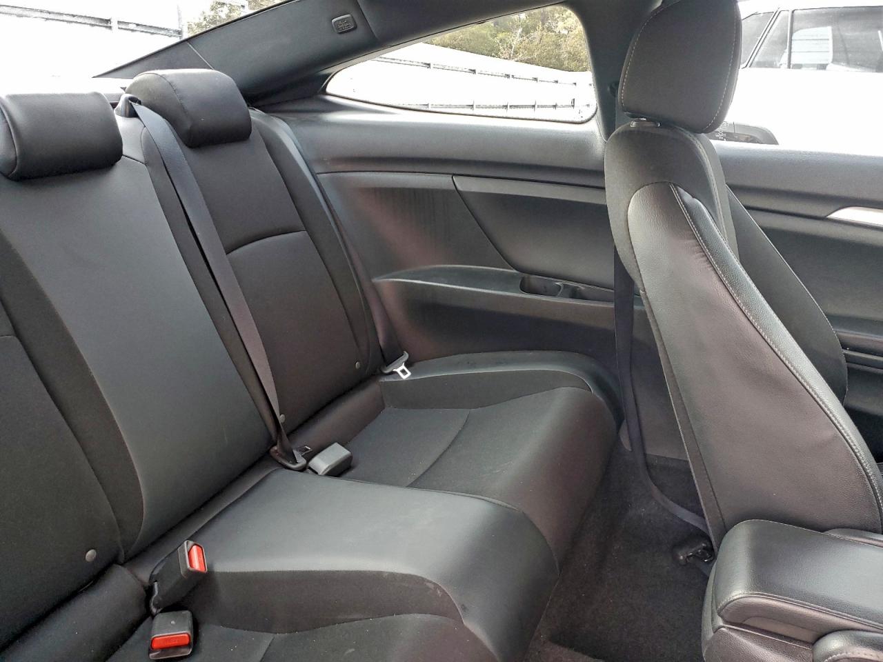 Honda Civic Sport Image 8