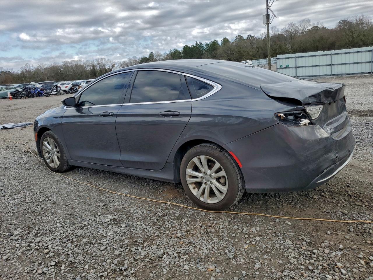 Chrysler 200 Limited Image 3