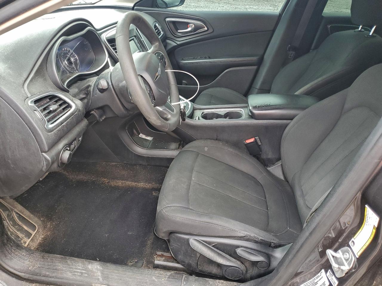 Chrysler 200 Limited Image 9