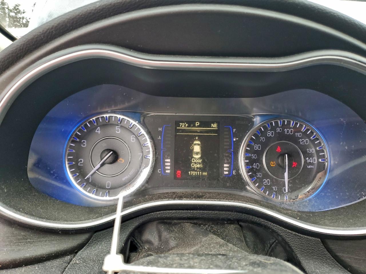 Chrysler 200 Limited Image 6