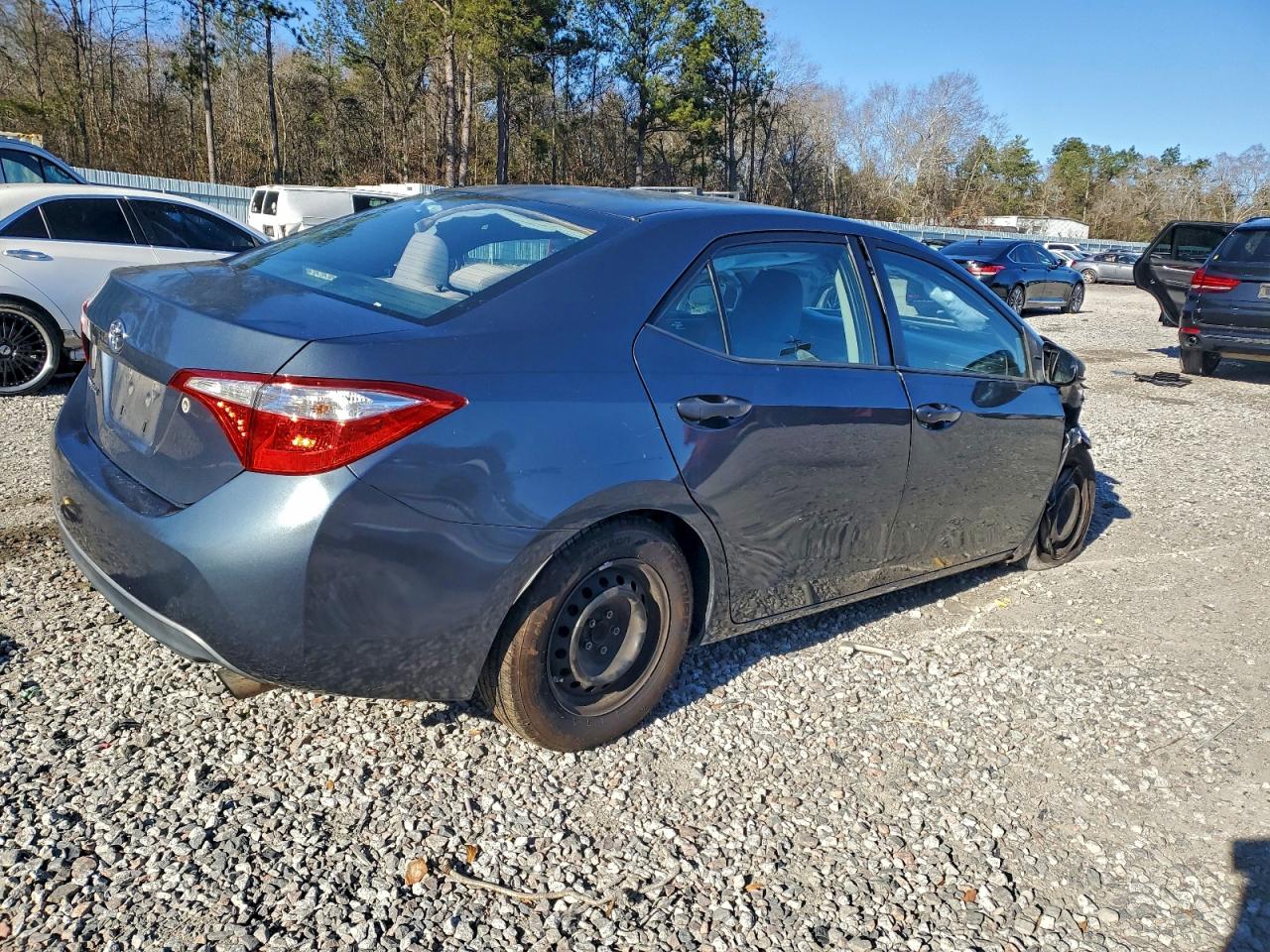 Toyota Corolla L Image 12