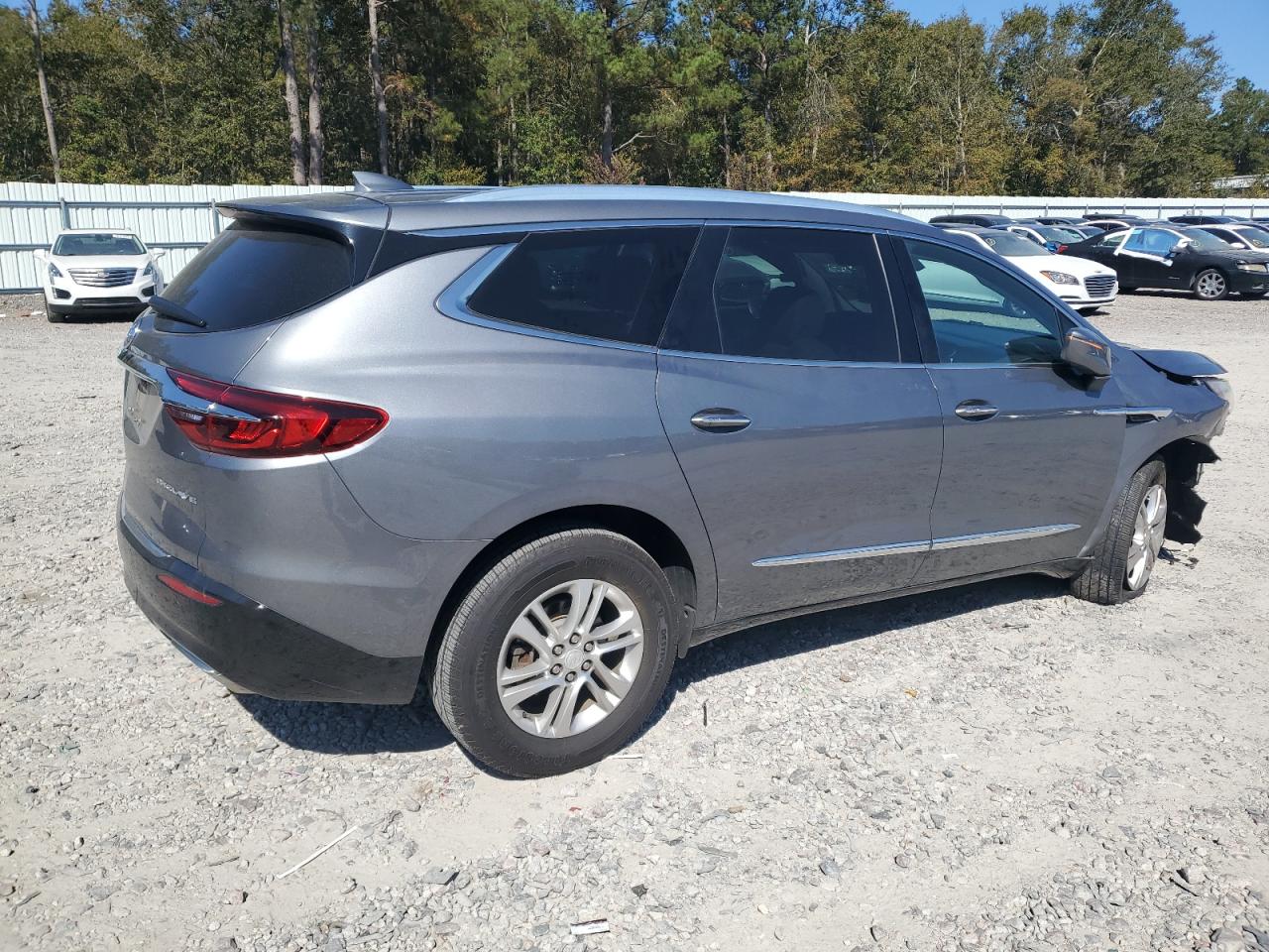 Buick Enclave Essence Image 12