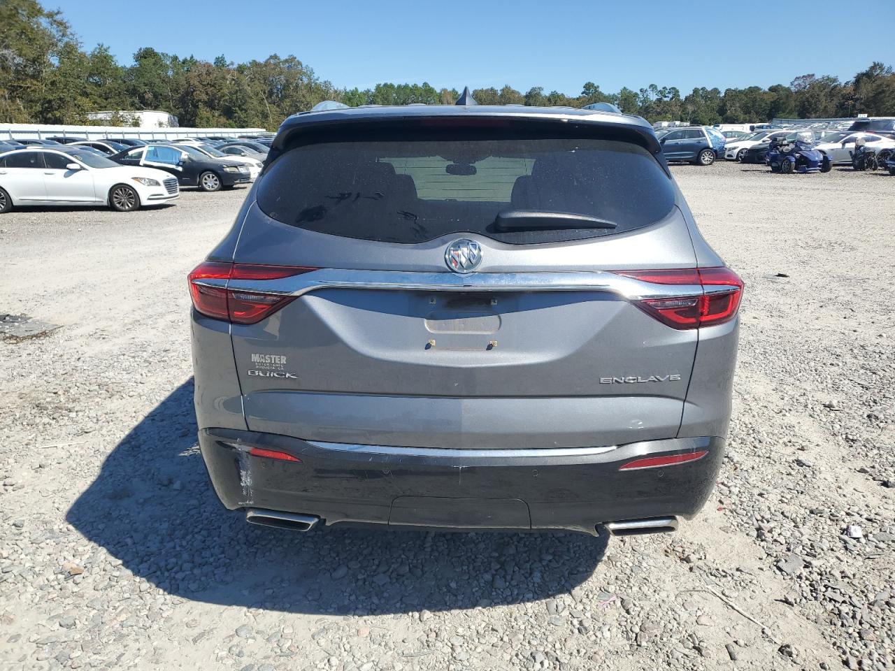 Buick Enclave Essence Image 11