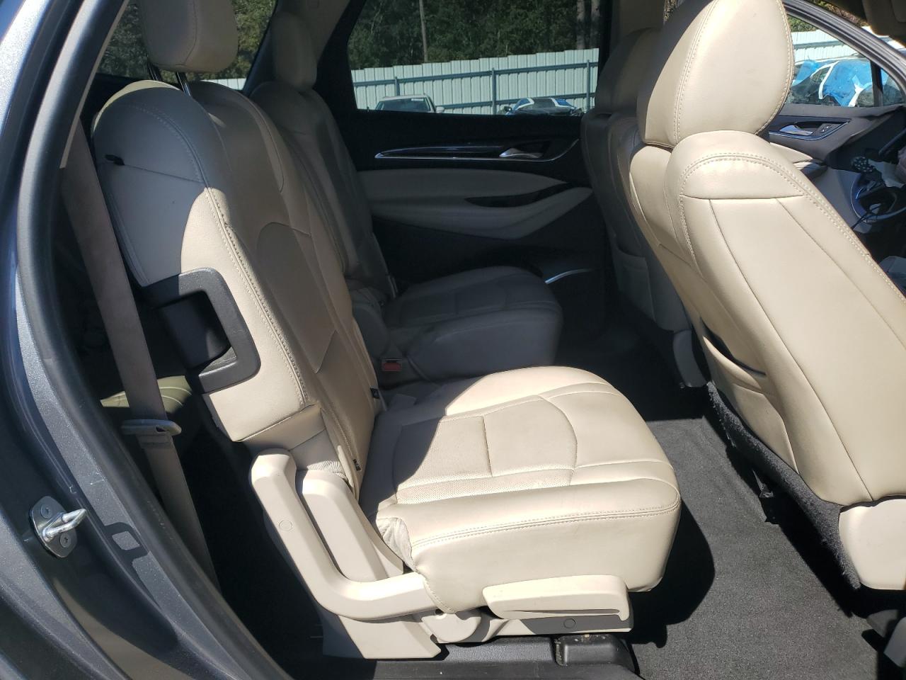 Buick Enclave Essence Image 5