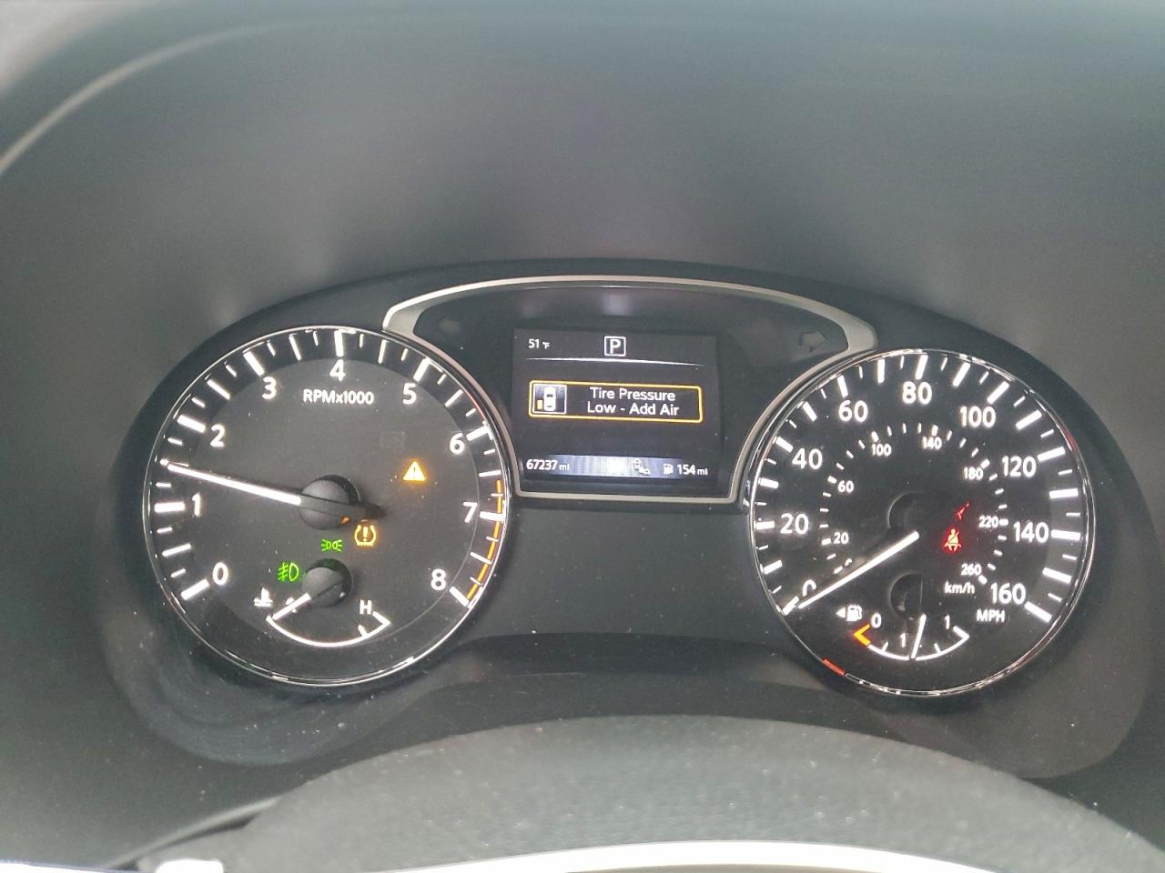 Nissan Pathfinder S Image 10