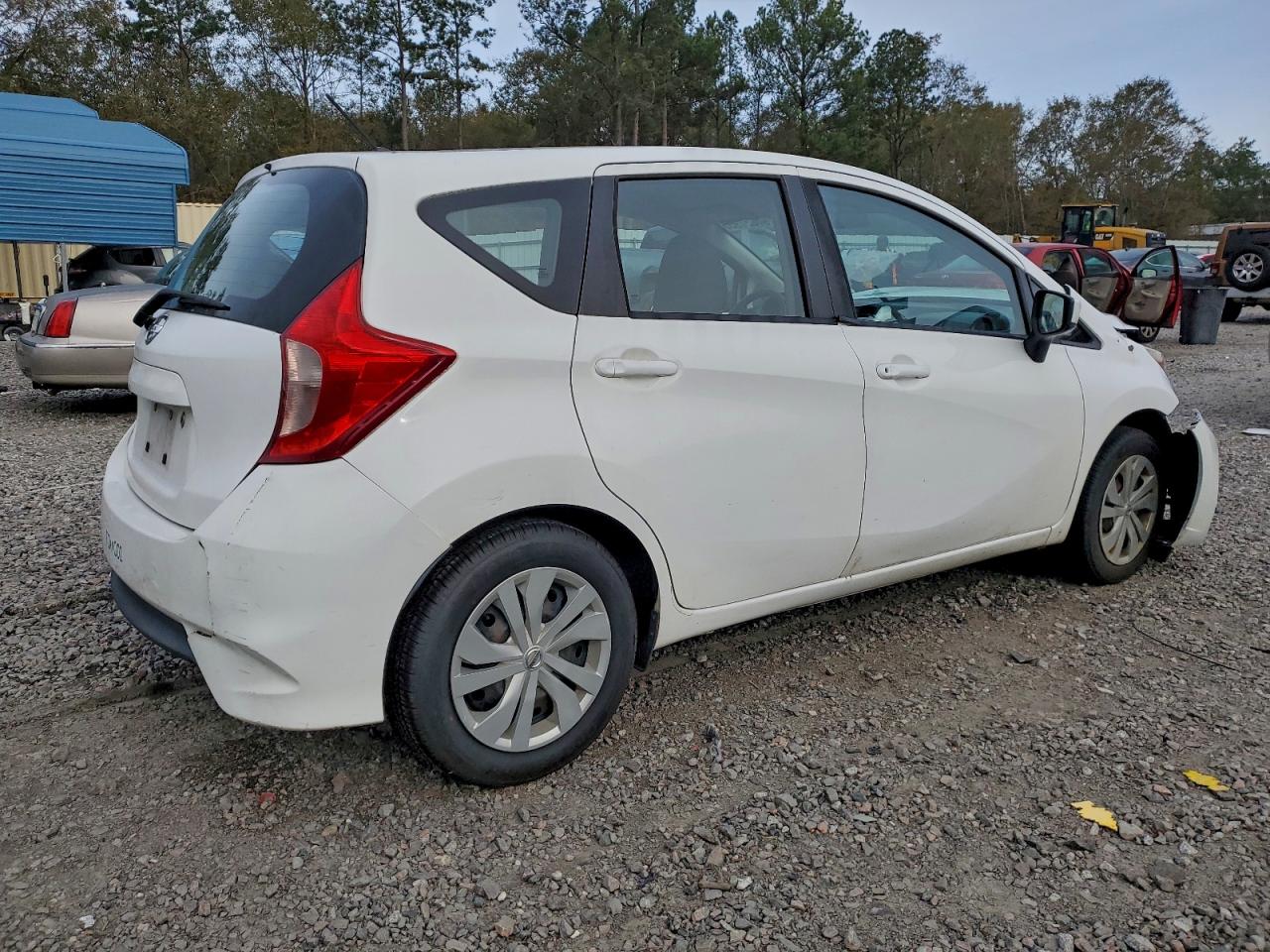Nissan Versa S Image 2