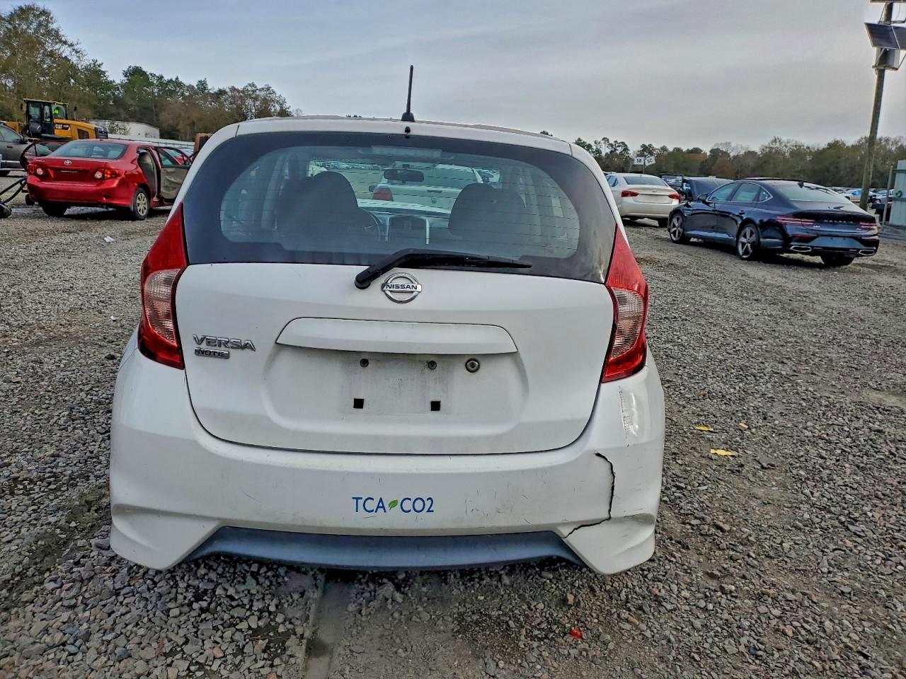 Nissan Versa S Image 10