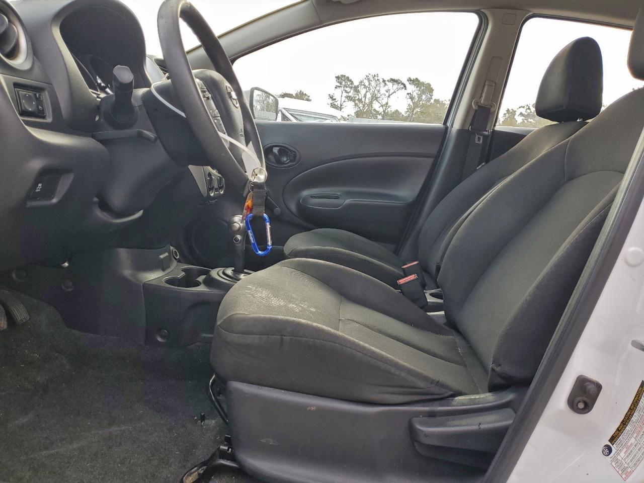 Nissan Versa S Image 4