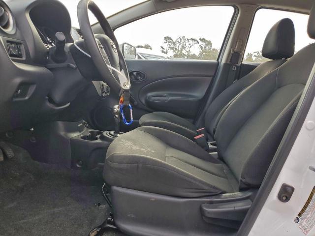 Nissan Versa S Image 4