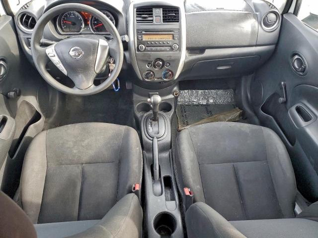 Nissan Versa S Image 8