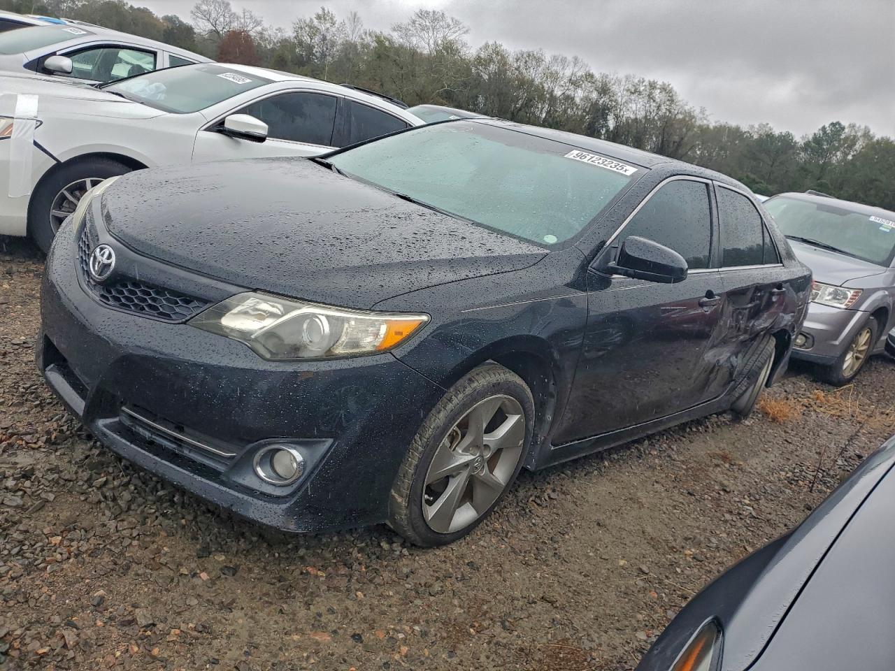 Toyota Camry Se Image 1