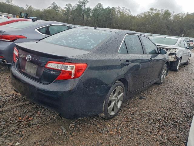 Toyota Camry Se Image 2
