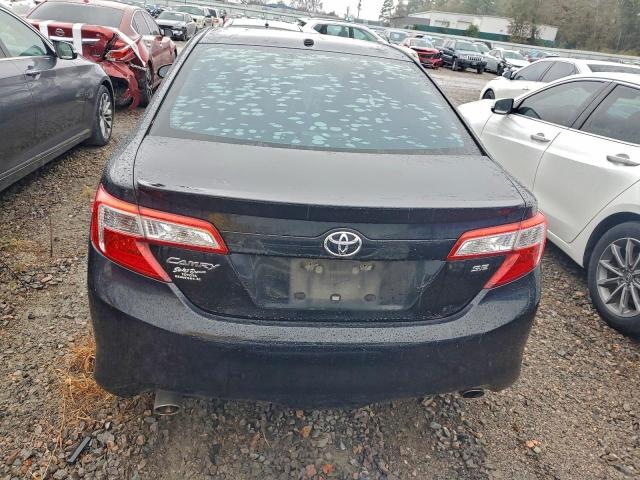 Toyota Camry Se Image 3