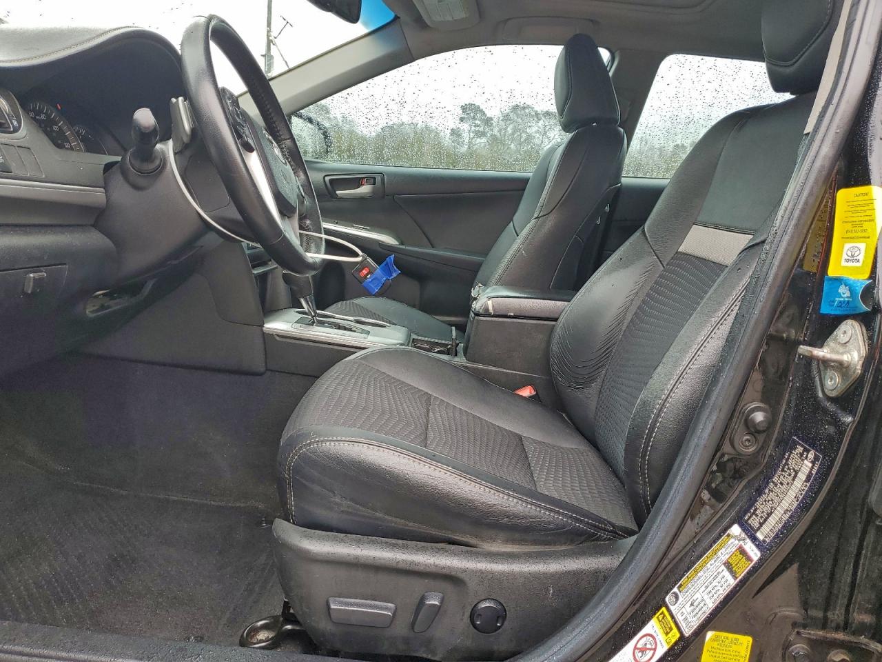 Toyota Camry Se Image 8