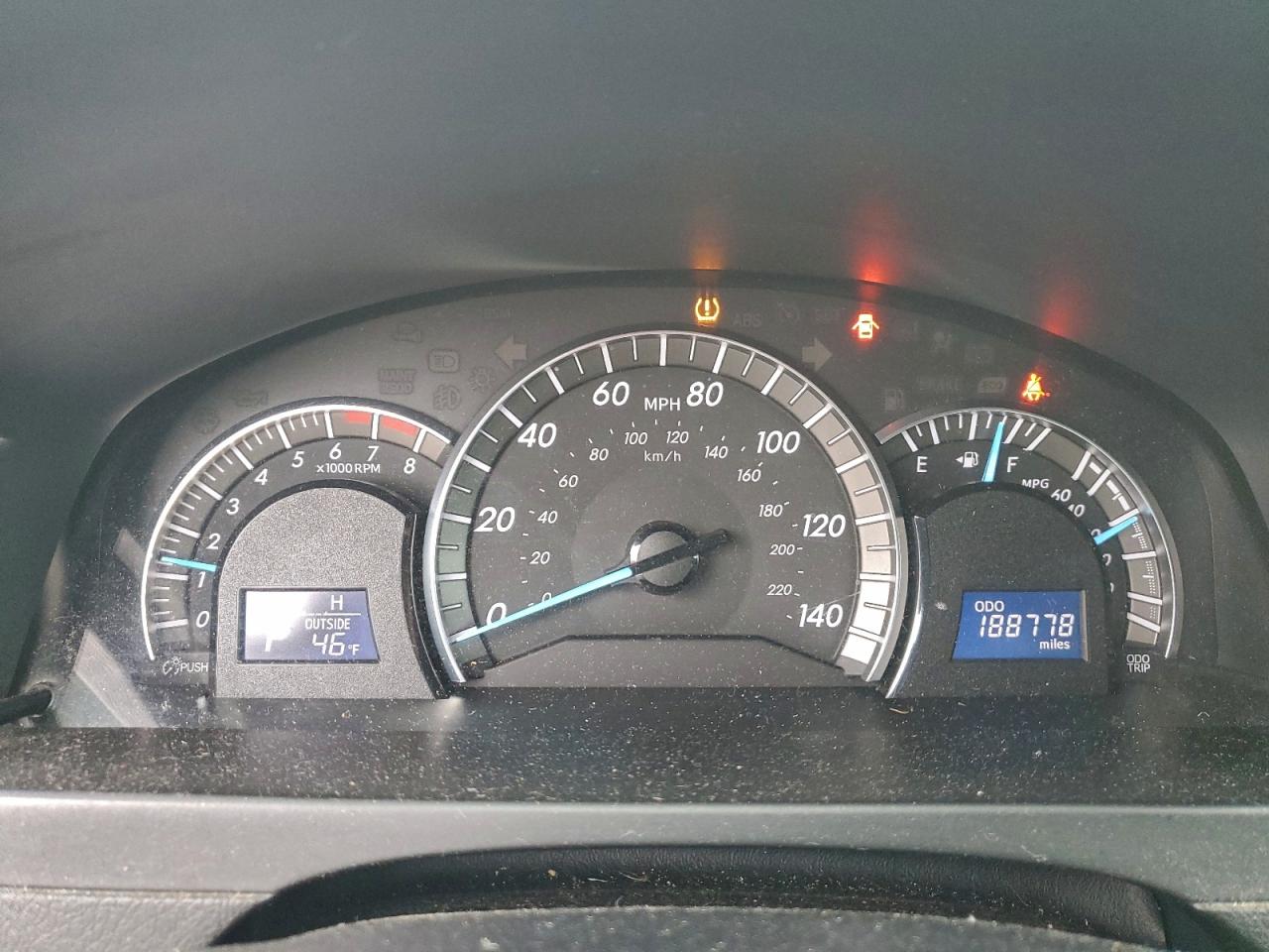 Toyota Camry Se Image 12