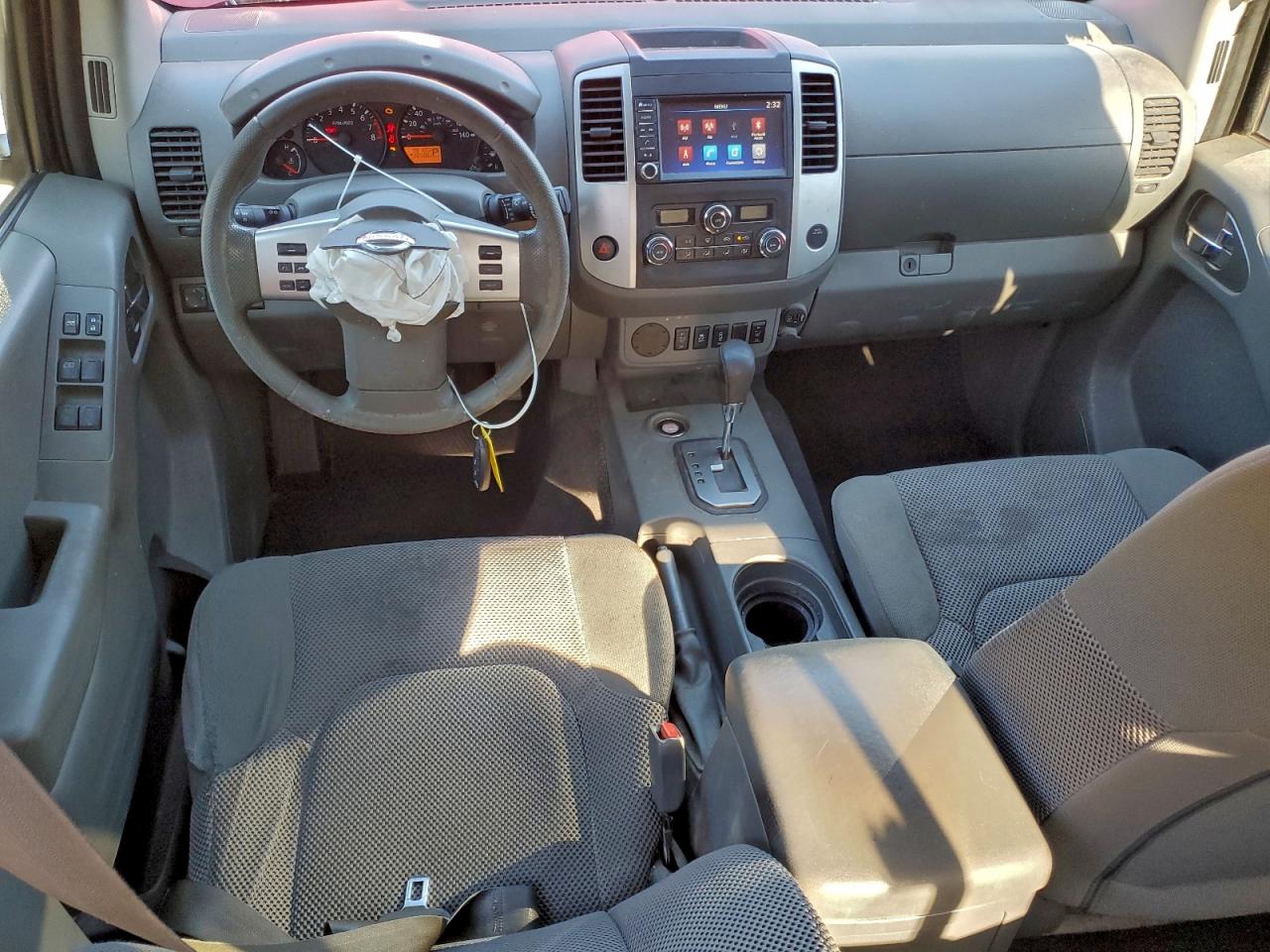 Nissan Frontier S Image 10