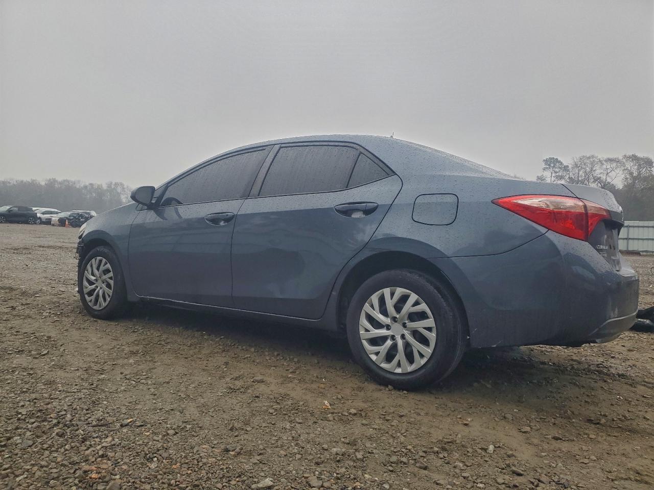 Toyota Corolla L Image 7