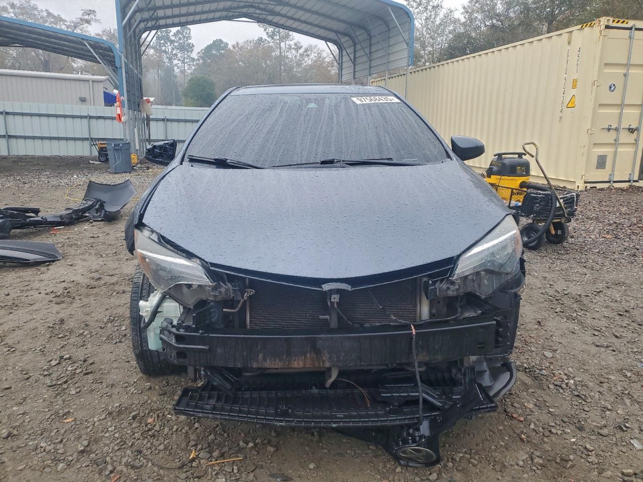 Toyota Corolla L Image 8