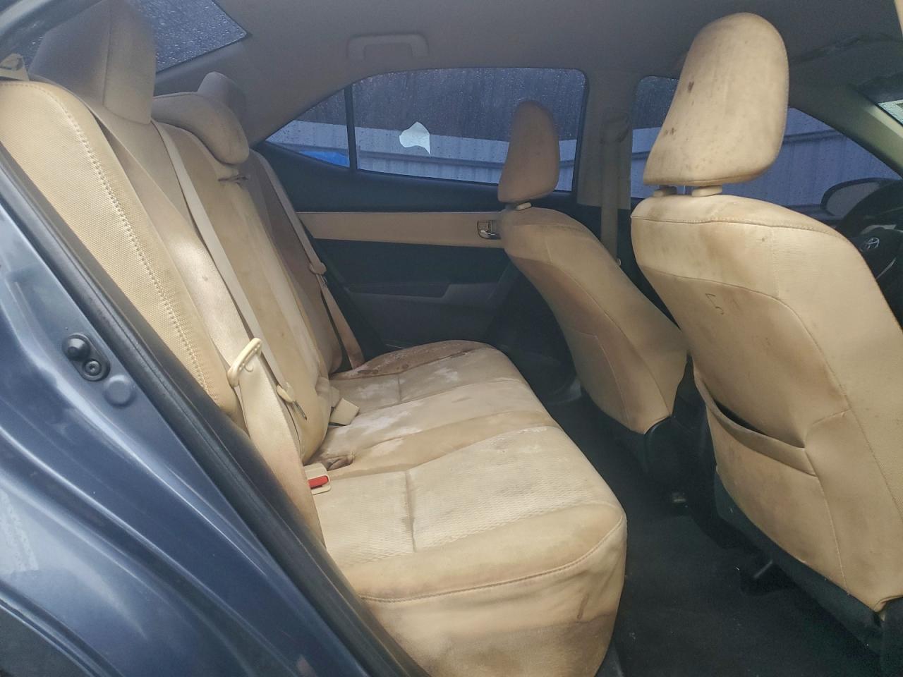 Toyota Corolla L Image 11