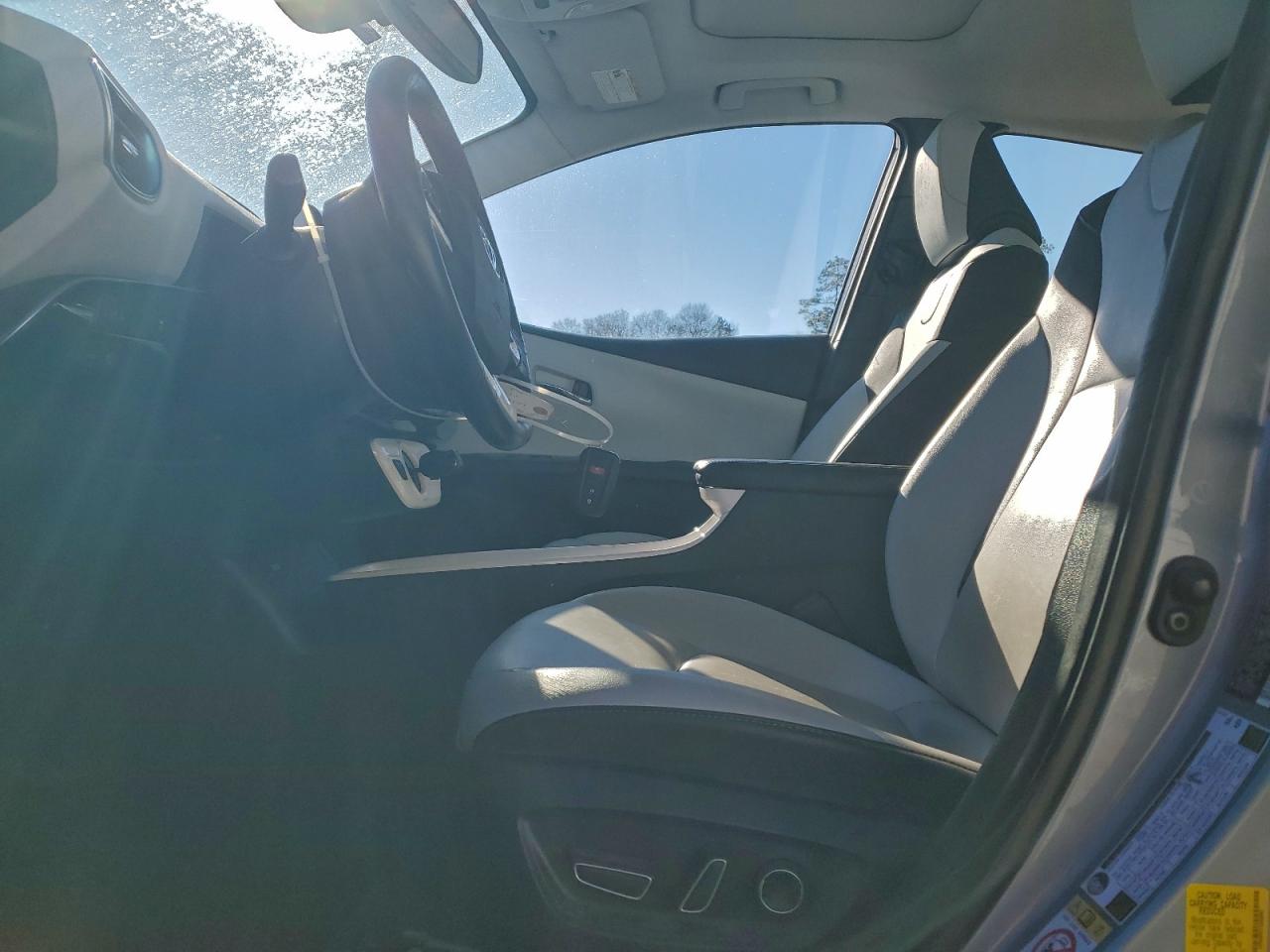 Toyota Prius Image 8