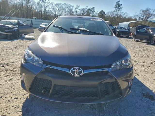 Toyota Camry Le Image 3