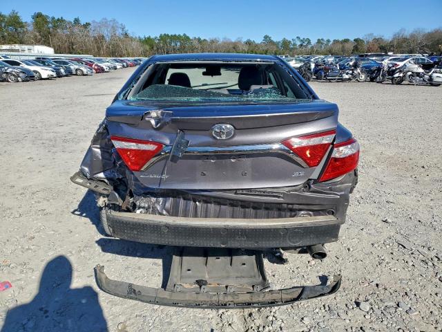 Toyota Camry Le Image 5